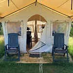 Kamp alanı Comfort Tent Val De Wanne *