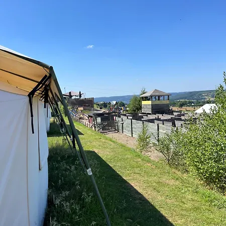 Kamp alanı Comfort Tent Val De Wanne *