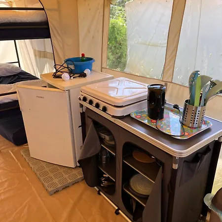 Comfort Tent Val De Wanne キャンプ場